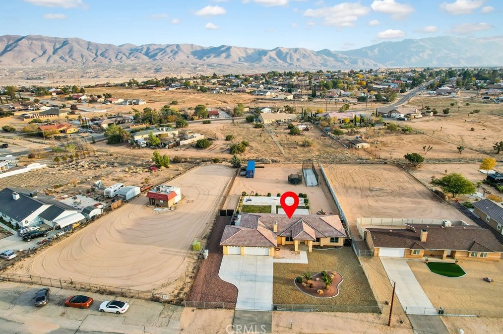 18281 Redding St, Hesperia CA  92345-7163 exterior