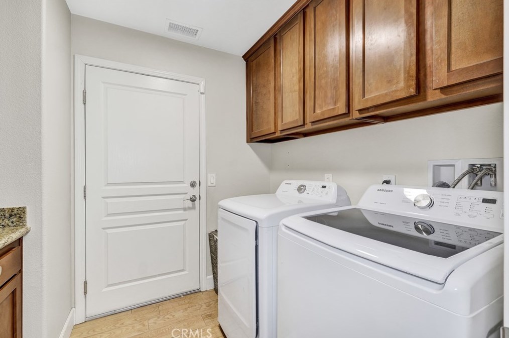 18281 Redding St, Hesperia CA  92345-7163 exterior