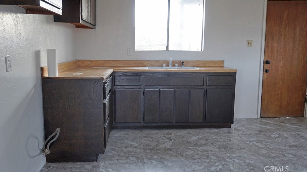 36325 Smoke Bush Rd, Lucerne Valley CA  92356-7511 exterior