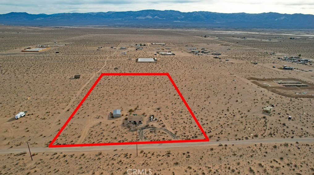 36325 Smoke Bush Rd, Lucerne Valley CA  92356-7511 exterior