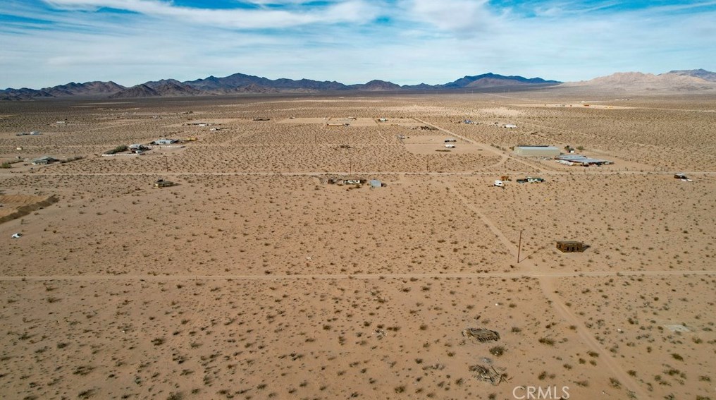 36325 Smoke Bush Rd, Lucerne Valley CA  92356-7511 exterior