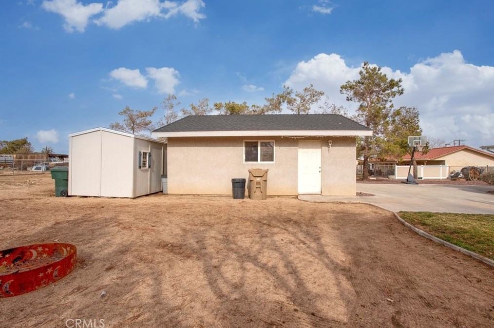 8430 10th Ave, Hesperia CA  92345-3935 exterior