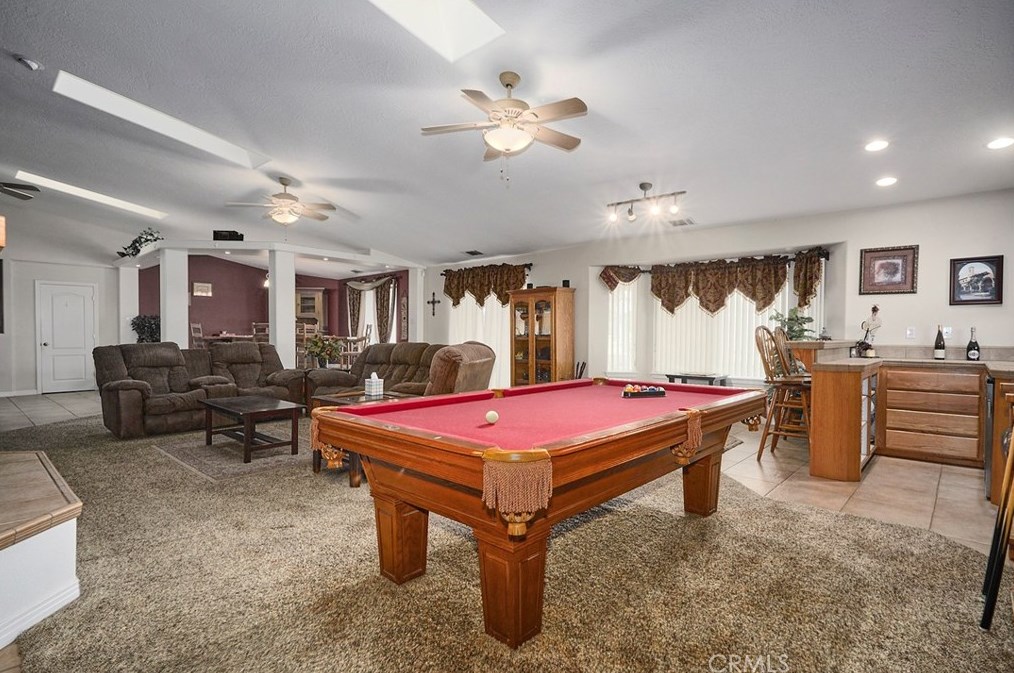 8430 10th Ave, Hesperia CA  92345-3935 exterior