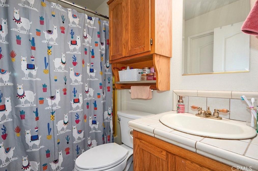 8430 10th Ave, Hesperia CA  92345-3935 exterior