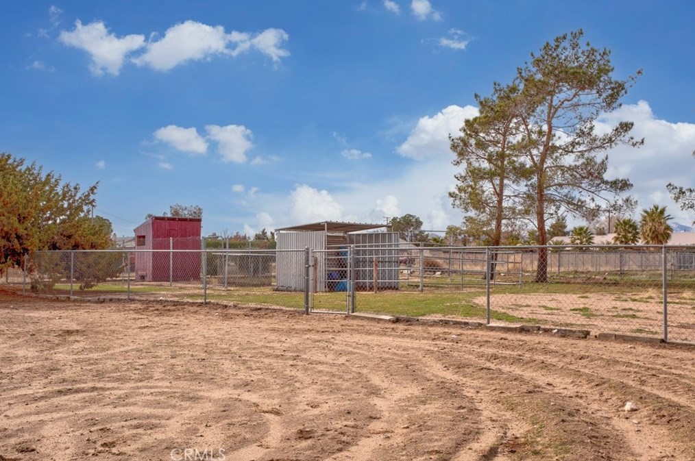 8430 10th Ave, Hesperia CA  92345-3935 exterior