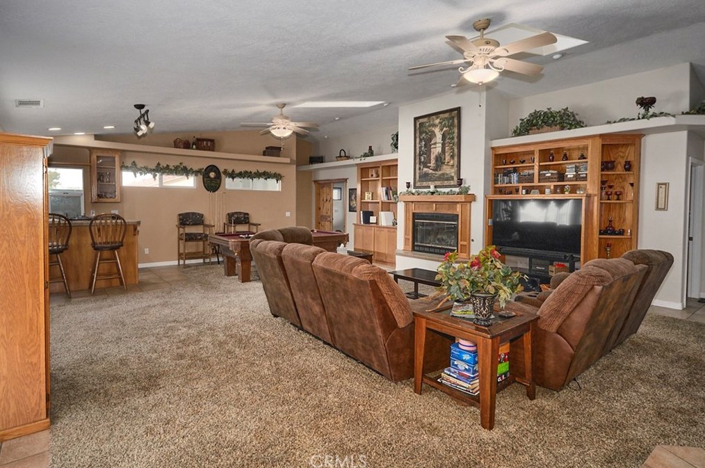 8430 10th Ave, Hesperia CA  92345-3935 exterior