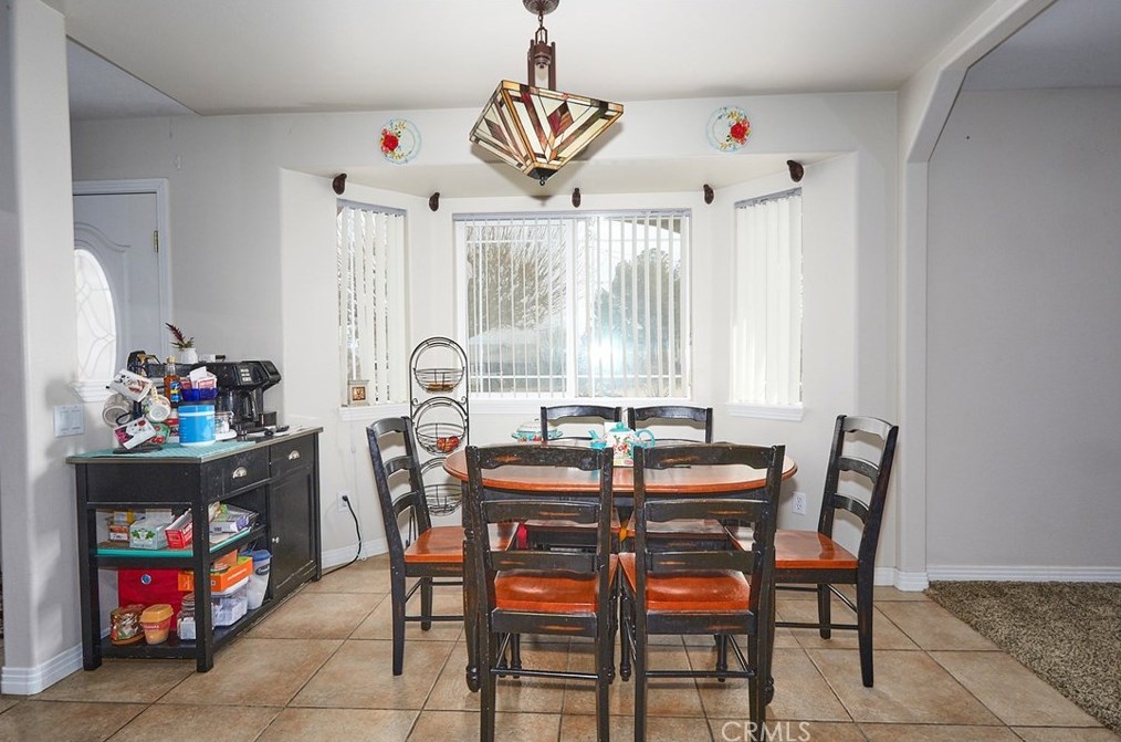 8430 10th Ave, Hesperia CA  92345-3935 exterior