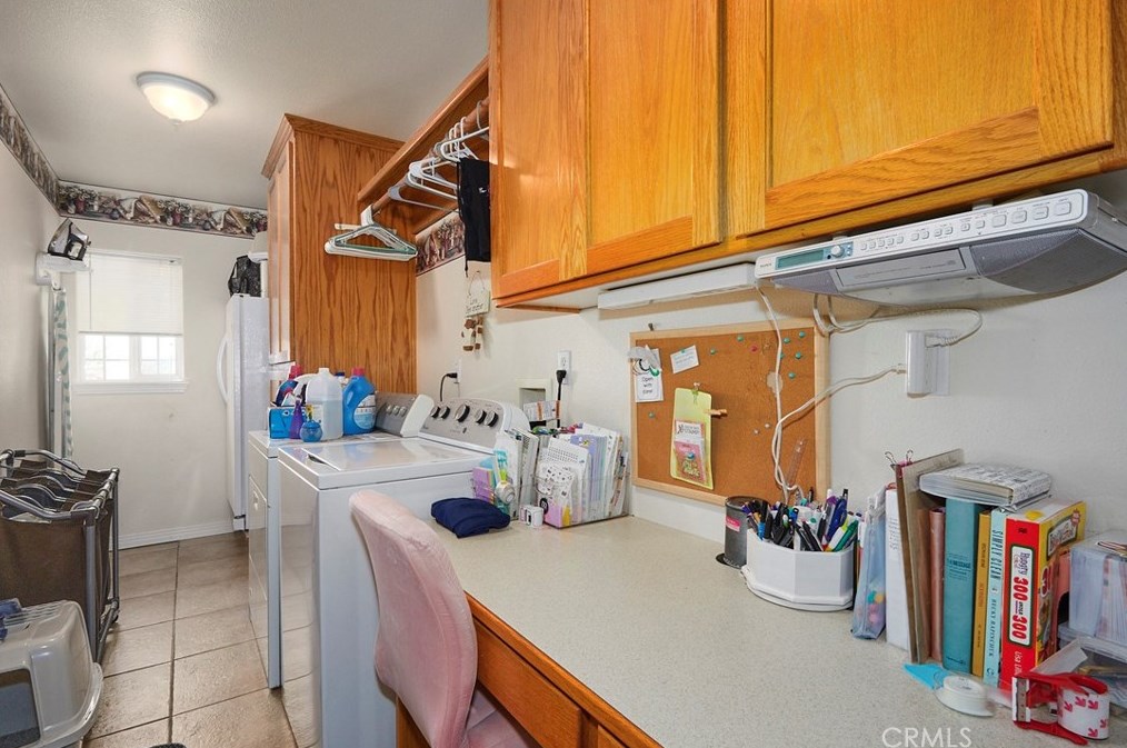 8430 10th Ave, Hesperia CA  92345-3935 exterior