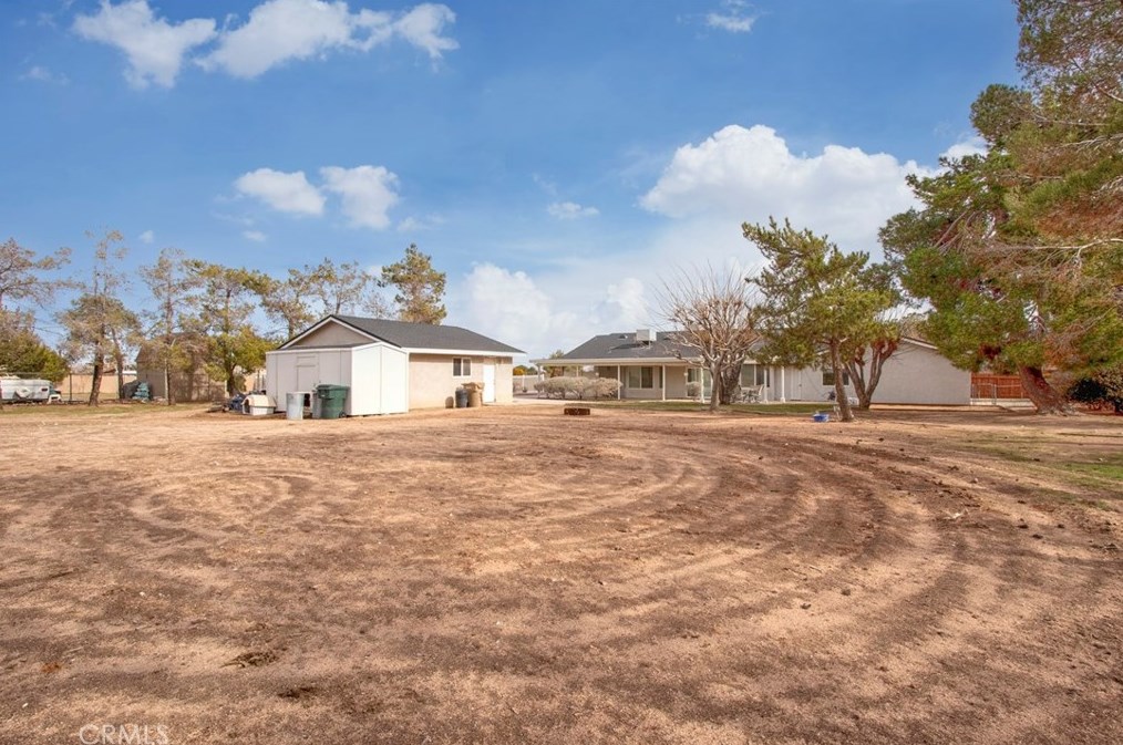 8430 10th Ave, Hesperia CA  92345-3935 exterior