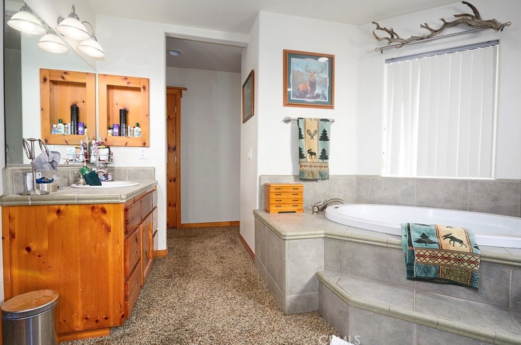 8430 10th Ave, Hesperia CA  92345-3935 exterior