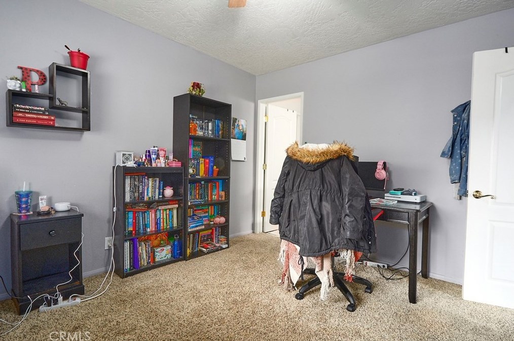 8430 10th Ave, Hesperia CA  92345-3935 exterior