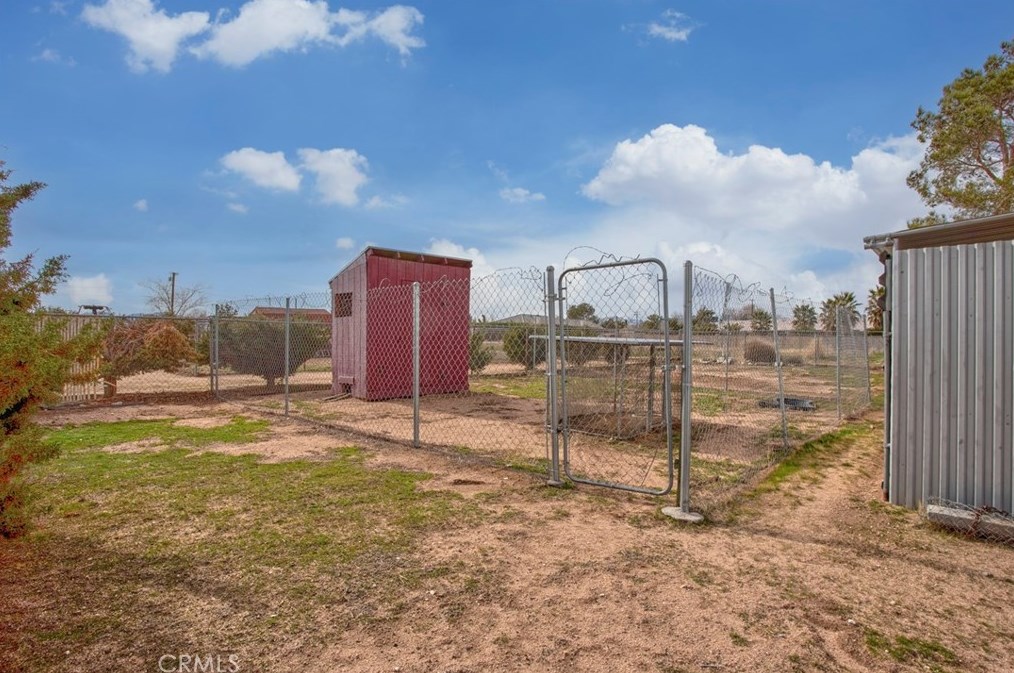 8430 10th Ave, Hesperia CA  92345-3935 exterior