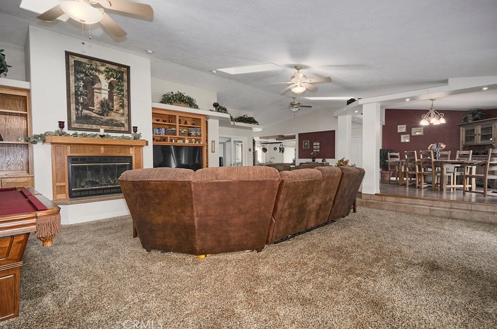 8430 10th Ave, Hesperia CA  92345-3935 exterior