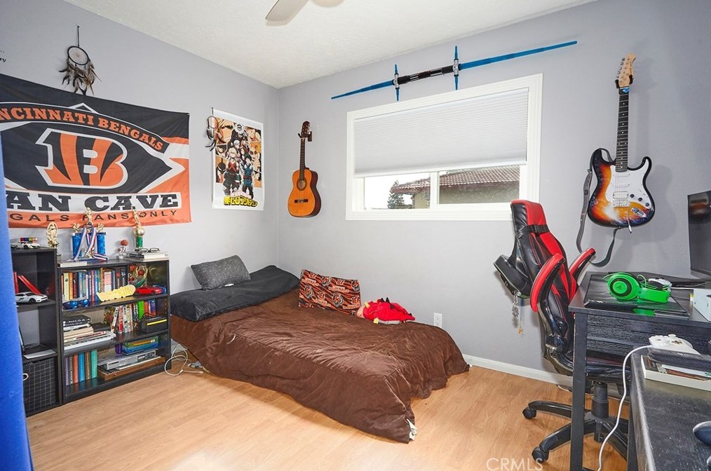 8430 10th Ave, Hesperia CA  92345-3935 exterior