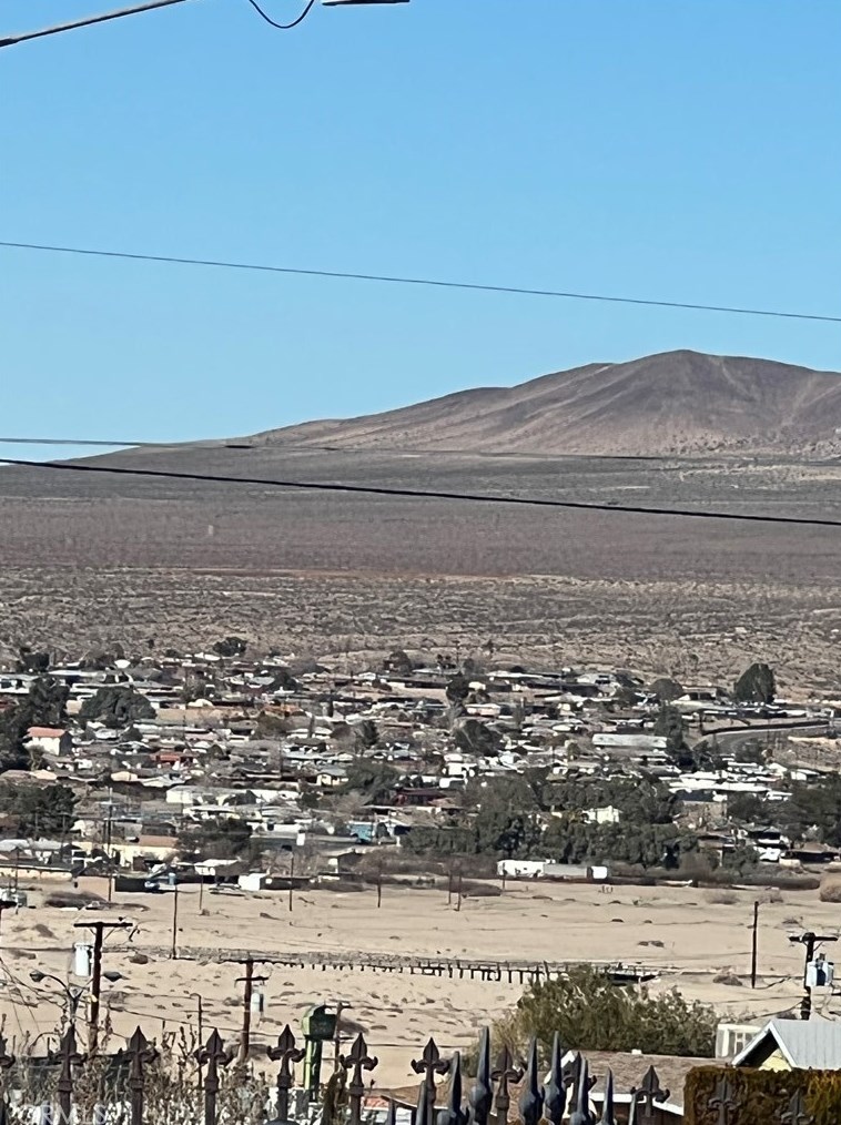 510 Muriel Dr, Barstow CA  92311-3140 exterior