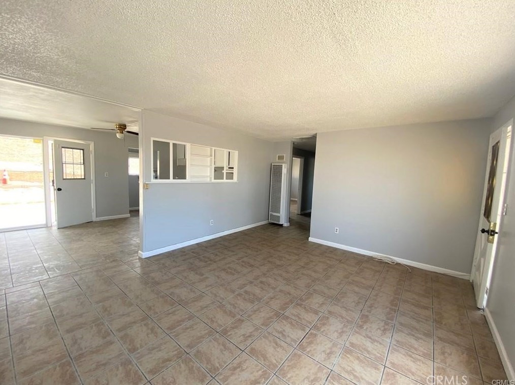 1000 Mojave Dr, Barstow CA  92311-2419 exterior