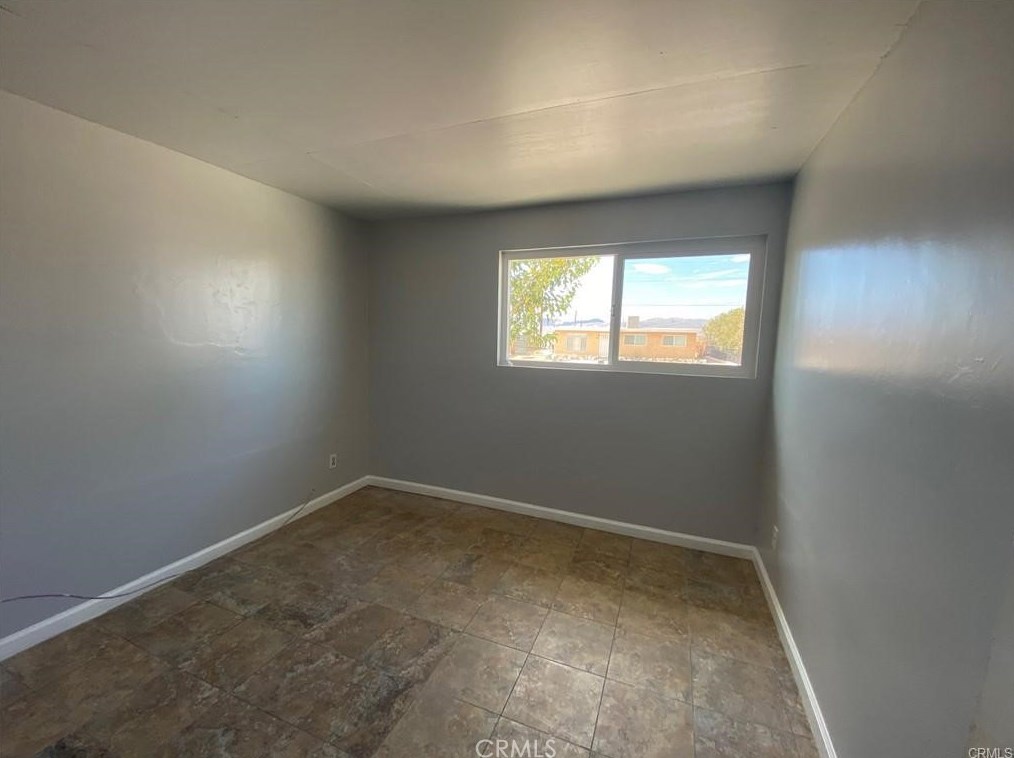 1000 Mojave Dr, Barstow CA  92311-2419 exterior
