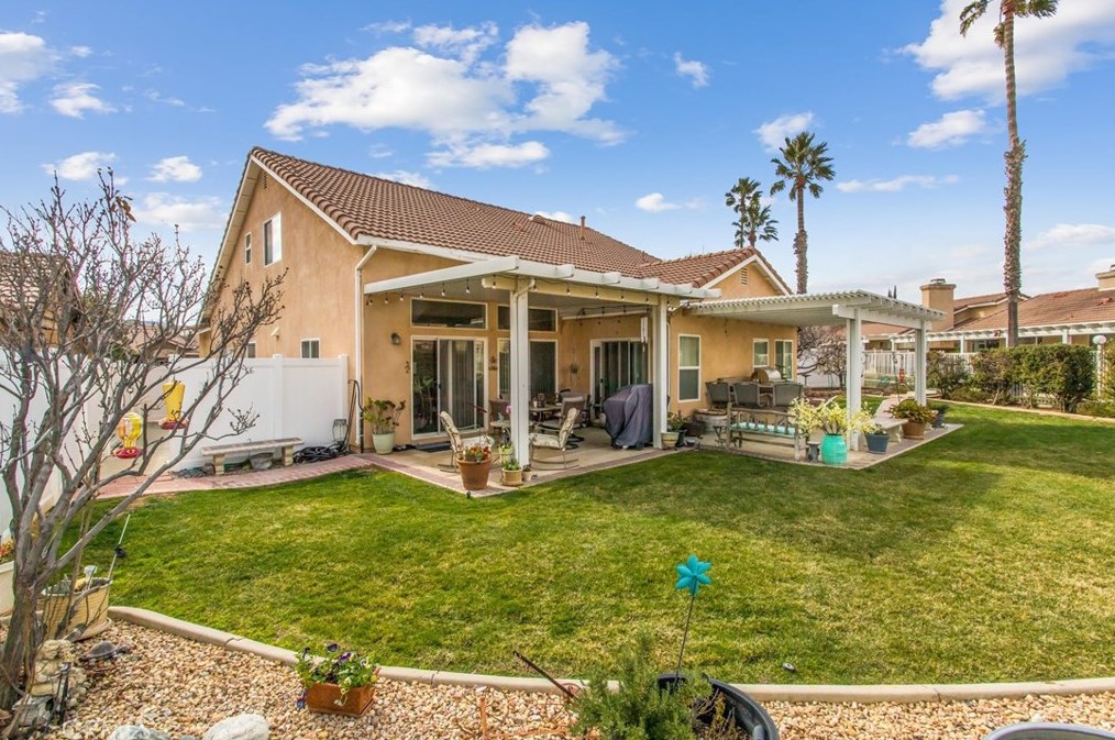 2843 Cloudy Cir, Banning CA  92220-3796 exterior