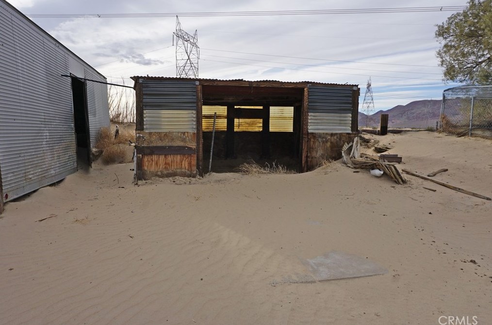 35757 Minneola Rd, Newberry Springs CA  92365-9130 exterior