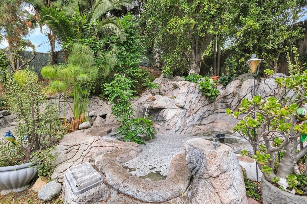 23609 Bower Cascade Pl, Pomona CA 91765-1435 exterior