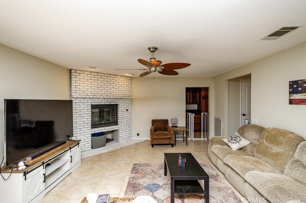 20365 Eyota Rd, Apple Valley CA  92308-6254 exterior