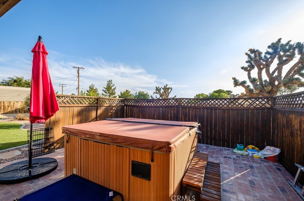 20365 Eyota Rd, Apple Valley CA  92308-6254 exterior