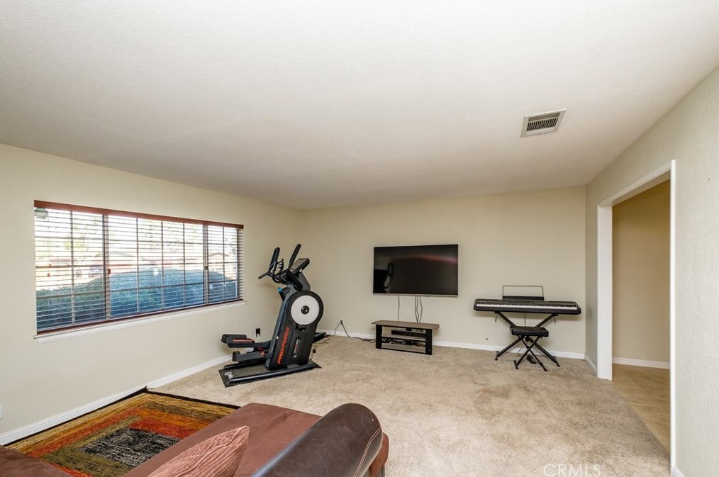 20365 Eyota Rd, Apple Valley CA  92308-6254 exterior