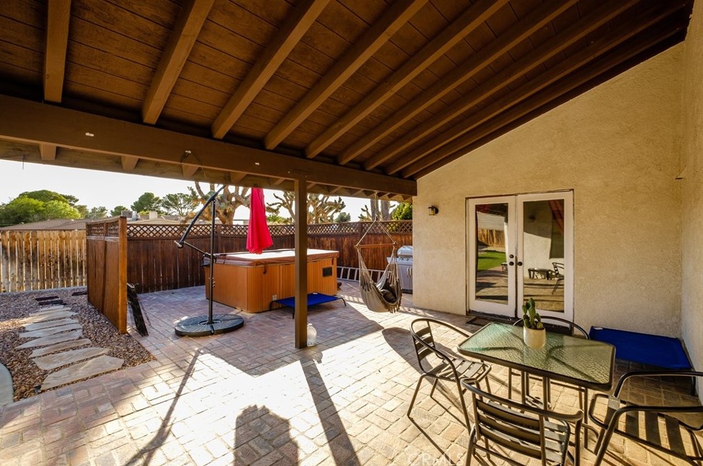 20365 Eyota Rd, Apple Valley CA  92308-6254 exterior