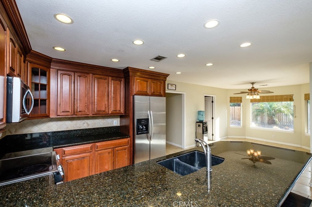 20365 Eyota Rd, Apple Valley CA  92308-6254 exterior