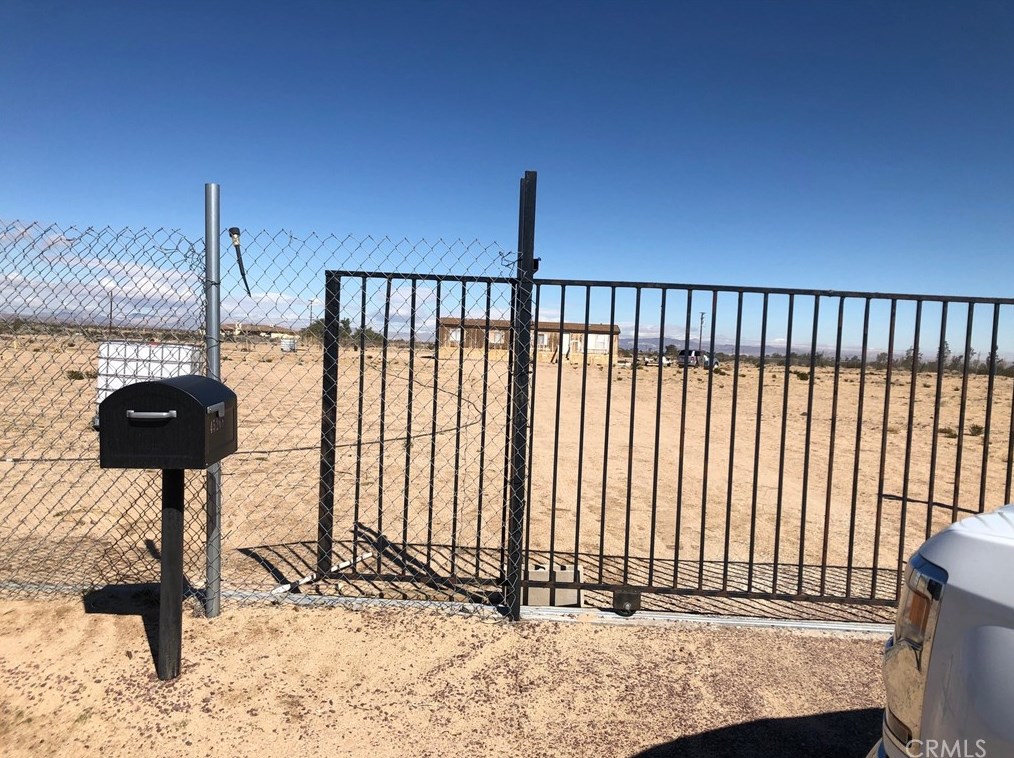 45268 Palos Verdes Rd, Newberry Springs CA  92365-9622 exterior