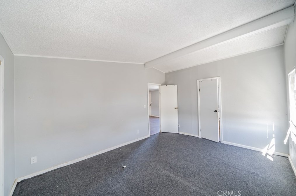 4575 Dos Palmas Rd, Phelan CA  92371-9764 exterior