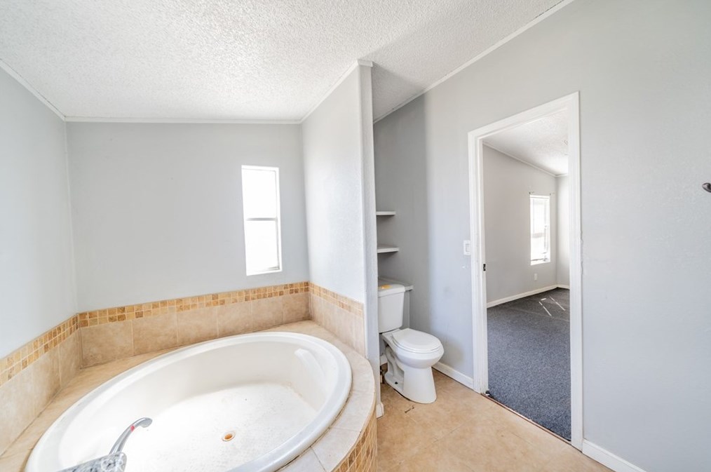 4575 Dos Palmas Rd, Phelan CA  92371-9764 exterior