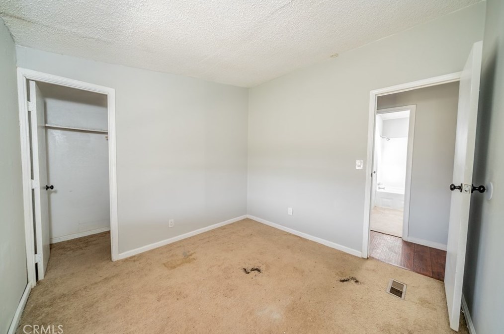 4575 Dos Palmas Rd, Phelan CA  92371-9764 exterior