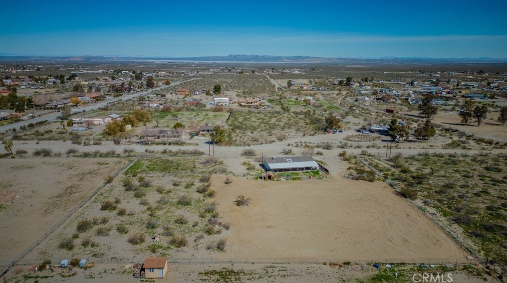 4575 Dos Palmas Rd, Phelan CA  92371-9764 exterior