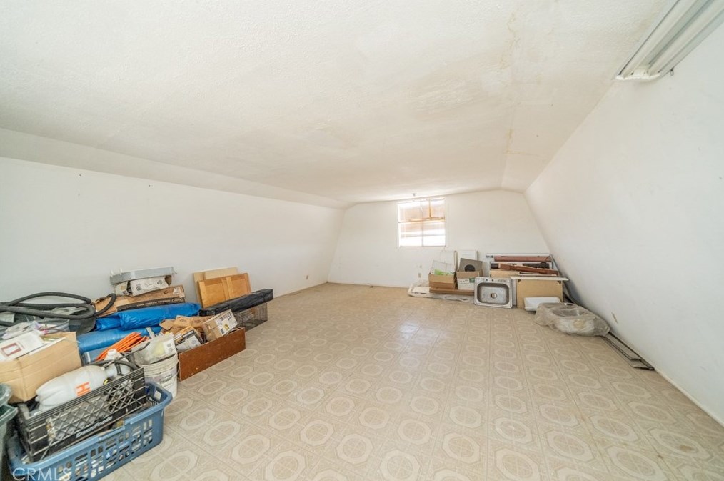 7868 Mesa Rd, Phelan CA  92371-6553 exterior