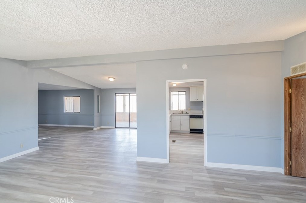 7868 Mesa Rd, Phelan CA  92371-6553 exterior