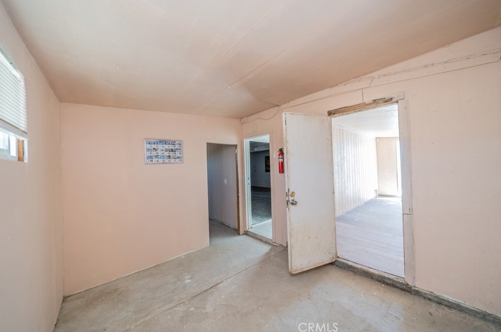 7868 Mesa Rd, Phelan CA  92371-6553 exterior