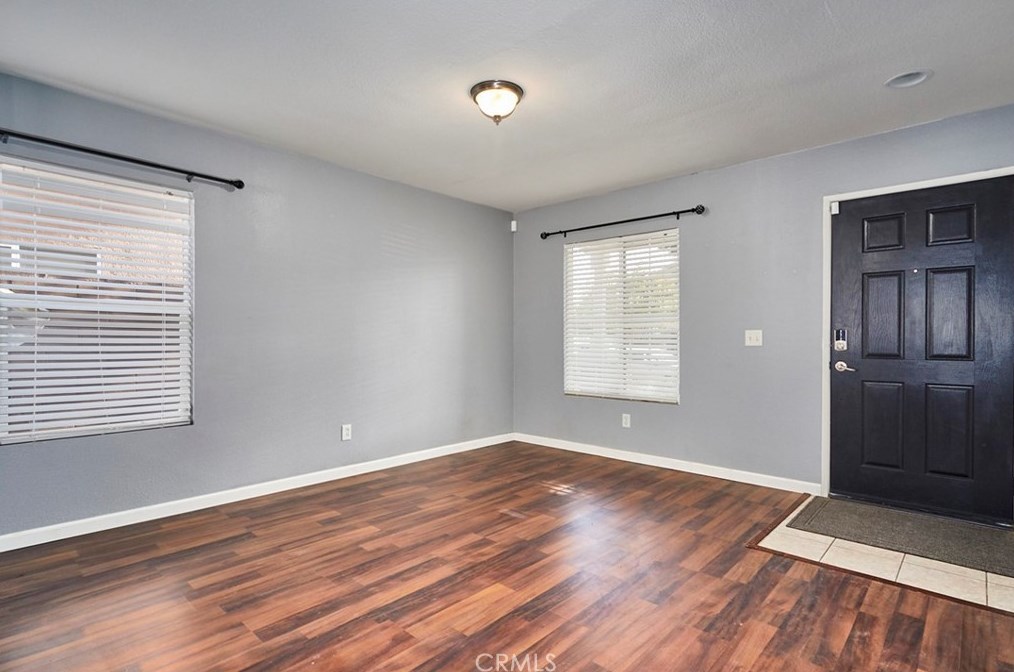 9385 Sapphire Ave, Hesperia CA  92344-4682 exterior
