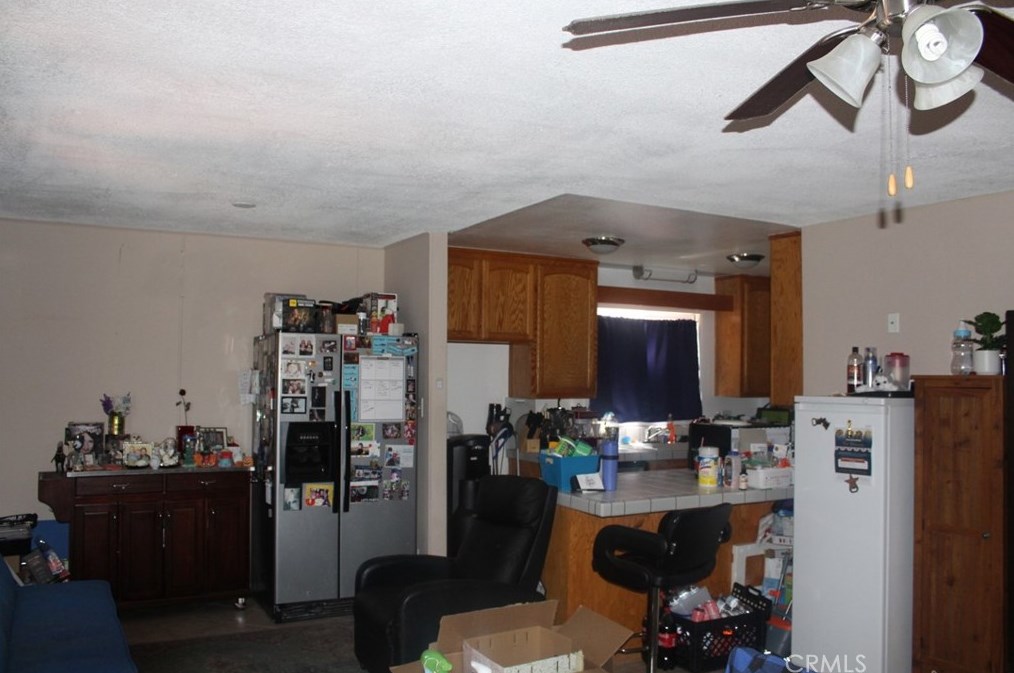 45548 5th St, Lancaster CA  93535-2025 exterior