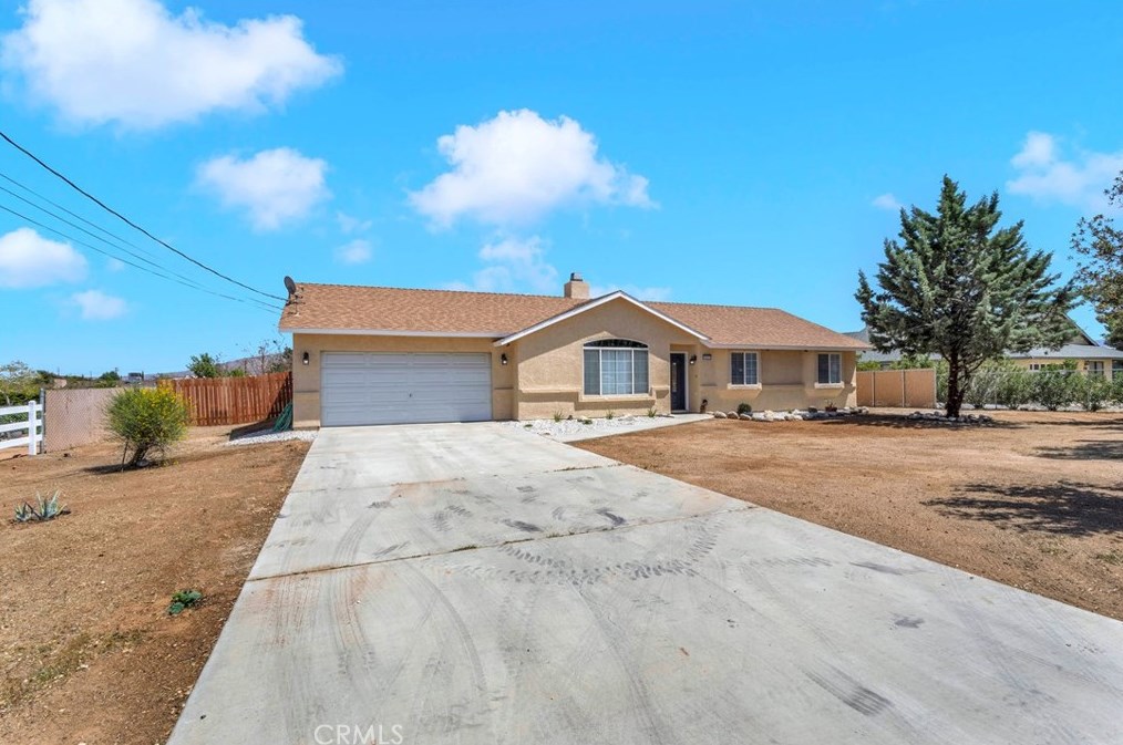 8951 Grapefruit Ave, Hesperia CA  92345-6514 exterior