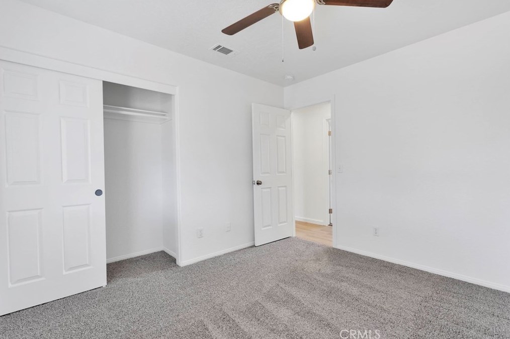 8951 Grapefruit Ave, Hesperia CA  92345-6514 exterior