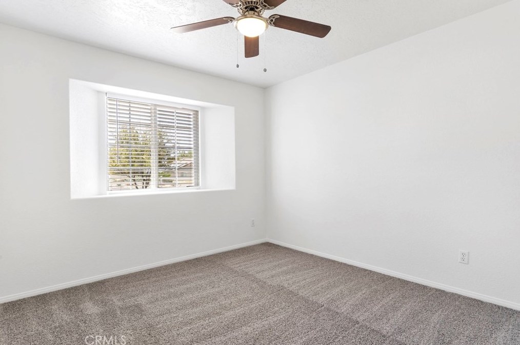 8951 Grapefruit Ave, Hesperia CA  92345-6514 exterior