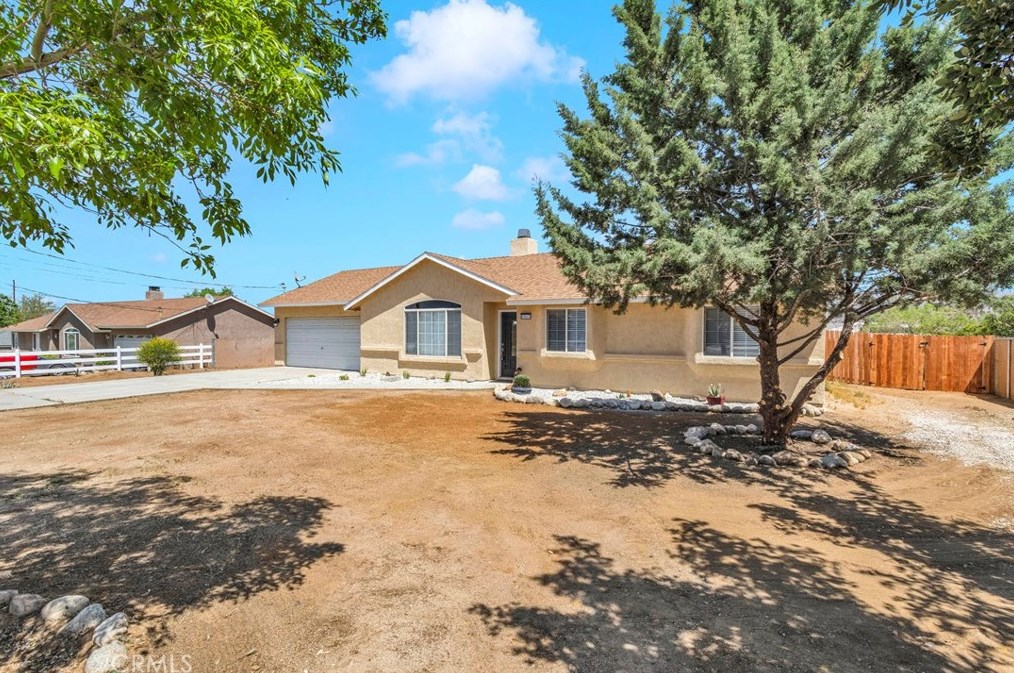 8951 Grapefruit Ave, Hesperia CA  92345-6514 exterior