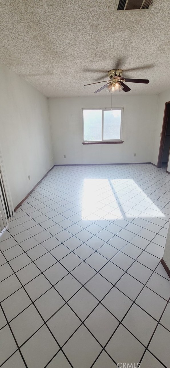 9233 La Grange Ave, Hesperia CA  92345-6452 exterior