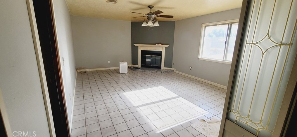 9233 La Grange Ave, Hesperia CA  92345-6452 exterior