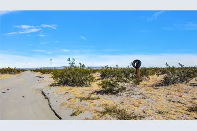 15745 Silver Rock Road, Pinon Hills, CA 92372 - Photo 9