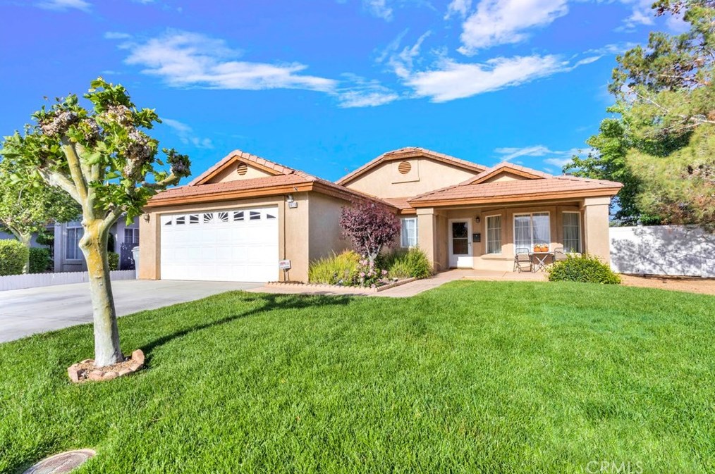 8929 Concord Ct, Hesperia CA  92344-8276 exterior