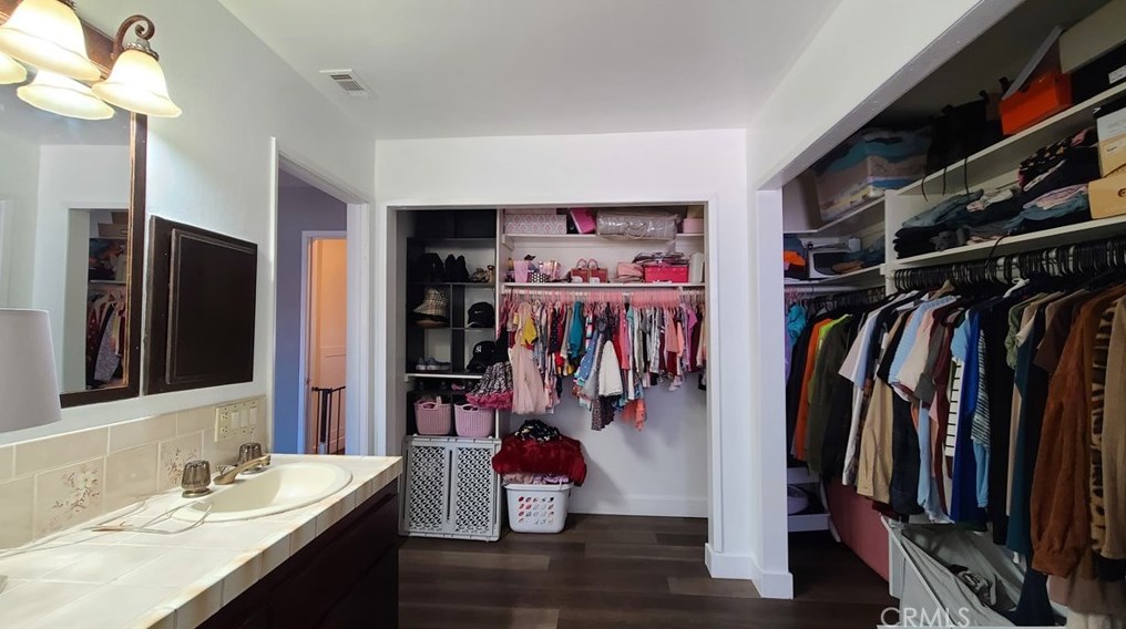 17640 Walnut St, Hesperia CA  92345-6211 exterior