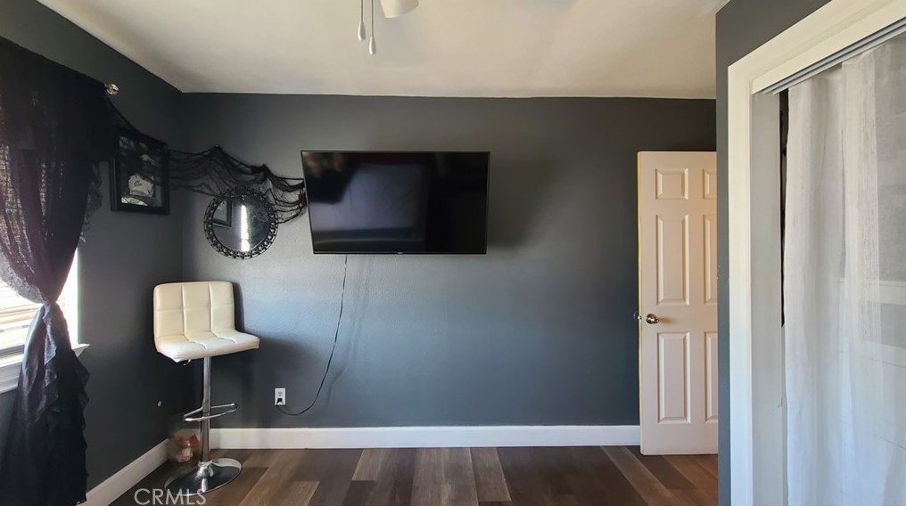 17640 Walnut St, Hesperia CA  92345-6211 exterior