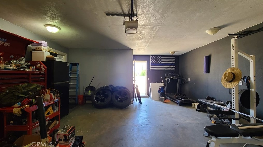 17640 Walnut St, Hesperia CA  92345-6211 exterior